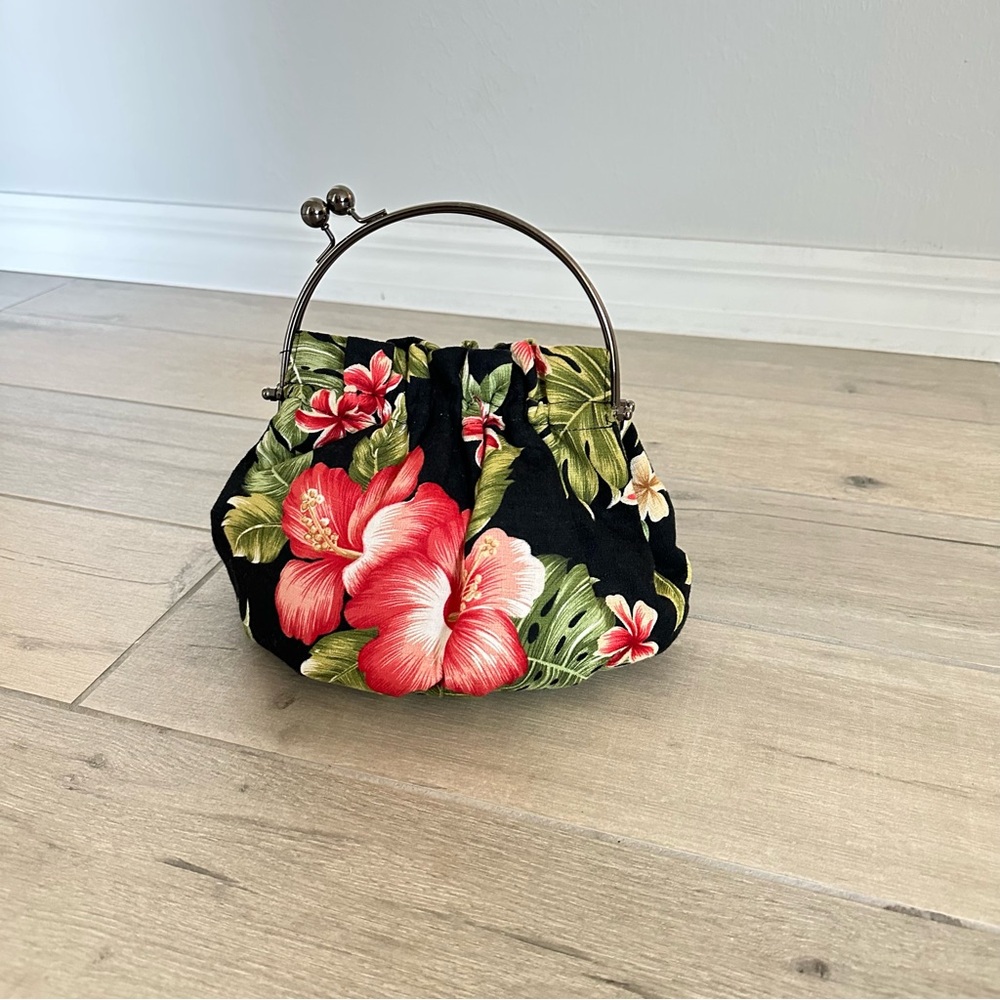 Vintage 1990’s Hawaiian hibiscus bucket bag